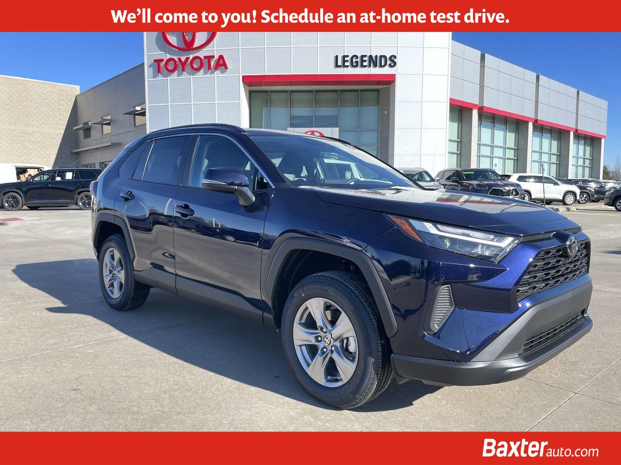 2025 Toyota RAV4 XLE's photo
