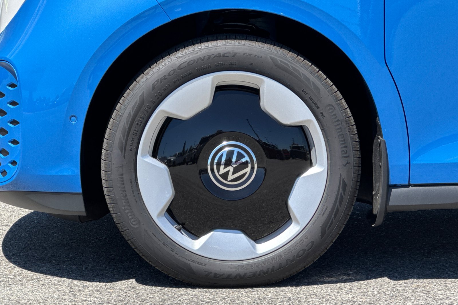 2025 Volkswagen ID. Buzz Pro Plus photo 24