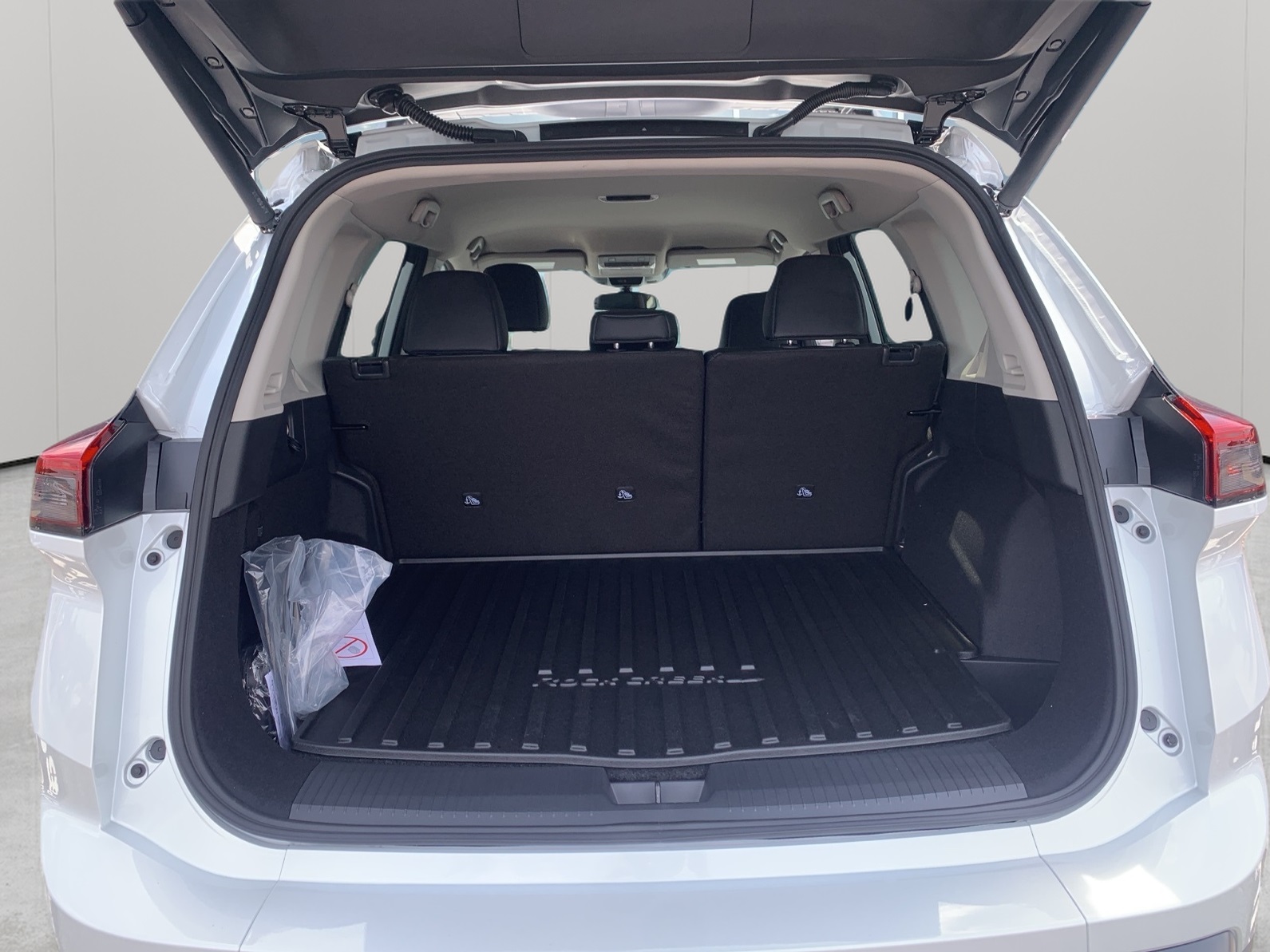 2026 Nissan Rogue SV photo 29