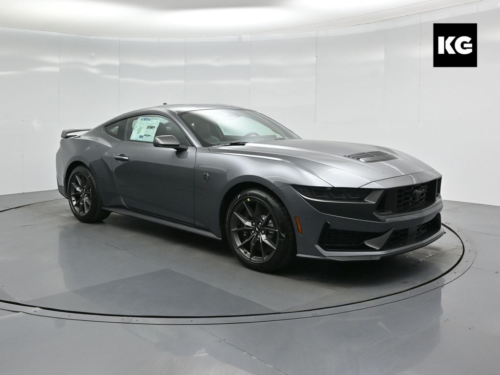 2026 Ford Mustang Dark Horse's photo