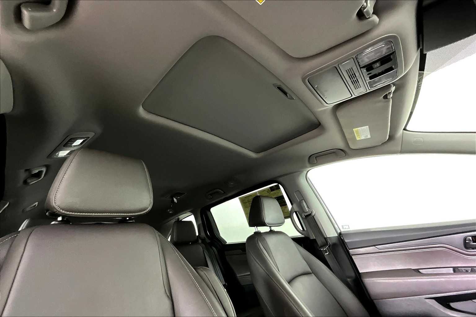 2024 Honda Odyssey EX-L photo 12