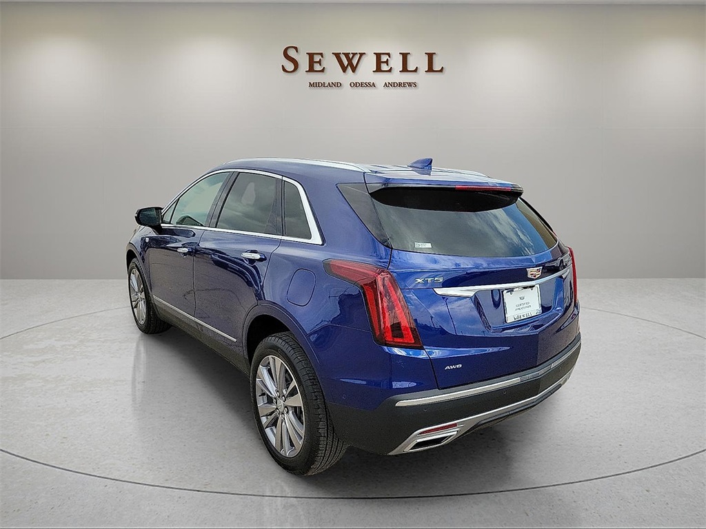 2023 Cadillac XT5 Platinum Premium Luxury photo 3