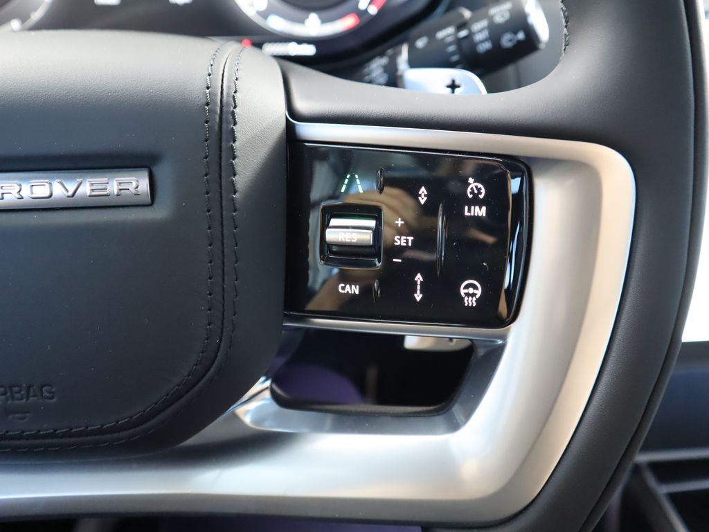 2025 Land Rover Range Rover SE photo 13