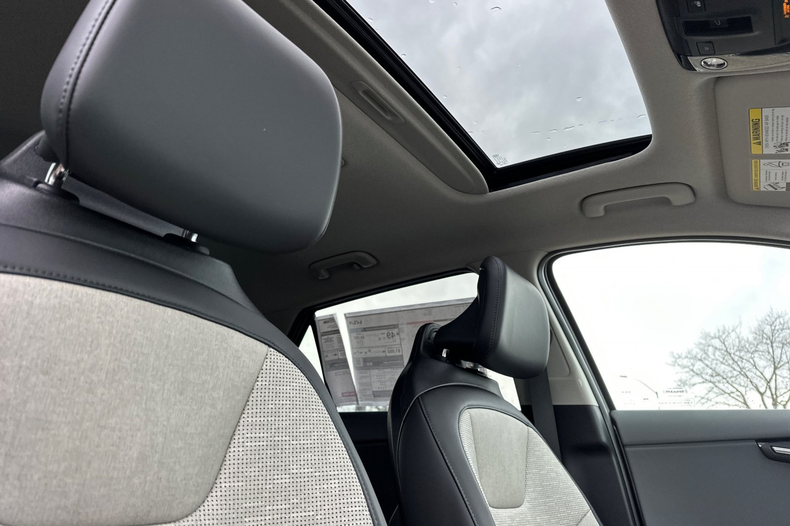 2025 Kia Niro SX Touring photo 12