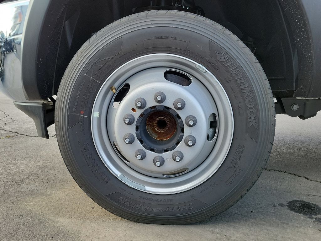 2023 Ram 5500 Tradesman photo 5