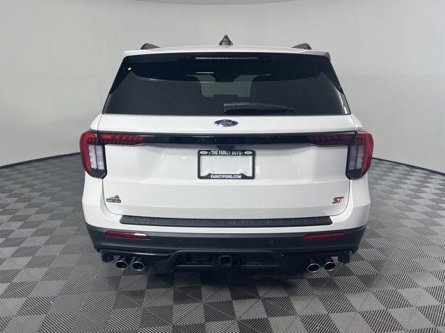 2025 Ford Explorer ST photo 3