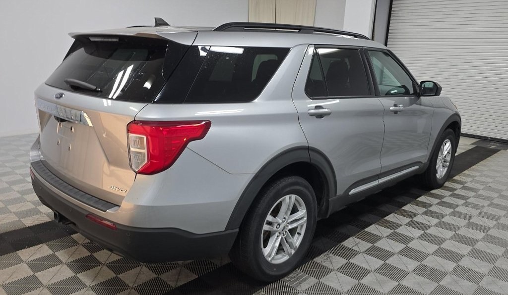 2021 Ford Explorer XLT photo 3
