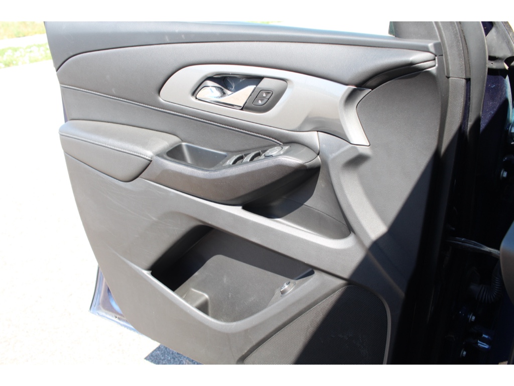 2023 Chevrolet Traverse Cloth photo 15