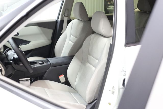 2025 Nissan Rogue SV photo 7