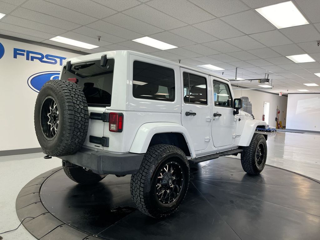 2014 Jeep Wrangler Unlimited Rubicon photo 6