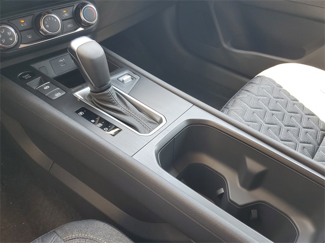 2025 Nissan Kicks SV photo 8