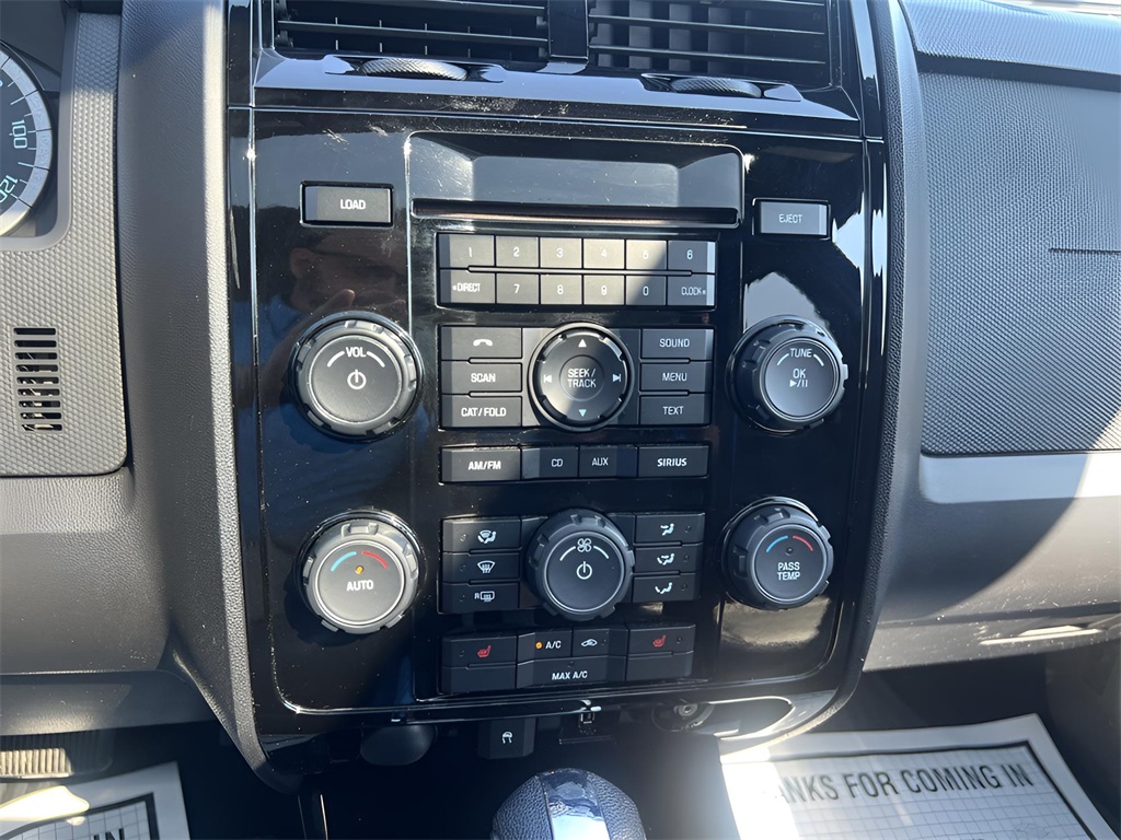 2010 Ford Escape Limited photo 25