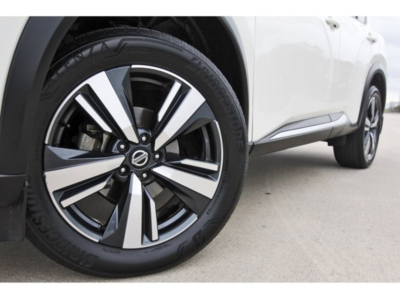 2021 Nissan Rogue SL White at TX Auto Group