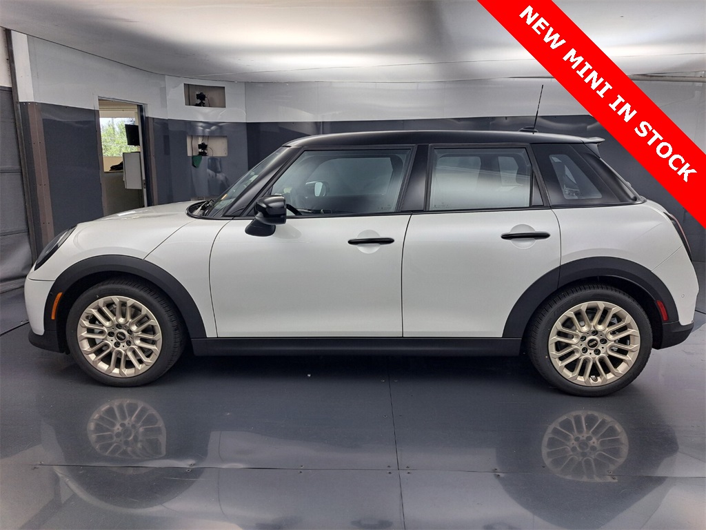 2025 Mini Cooper 4 Door Hardtop Signature photo 4