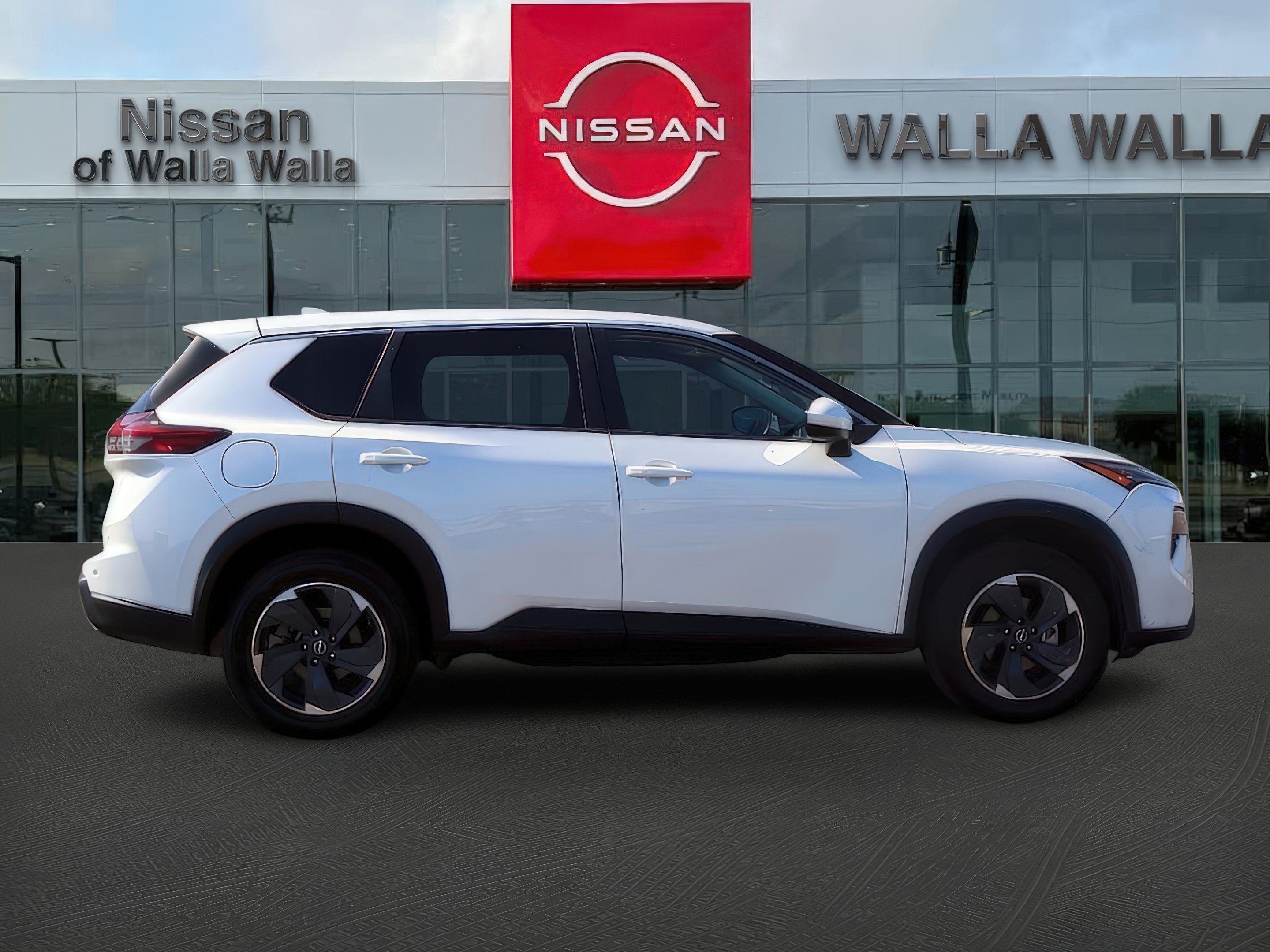2024 Nissan Rogue SV photo 4