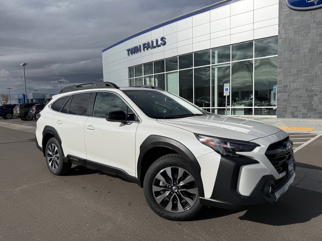 2025 Subaru Outback Limited's photo