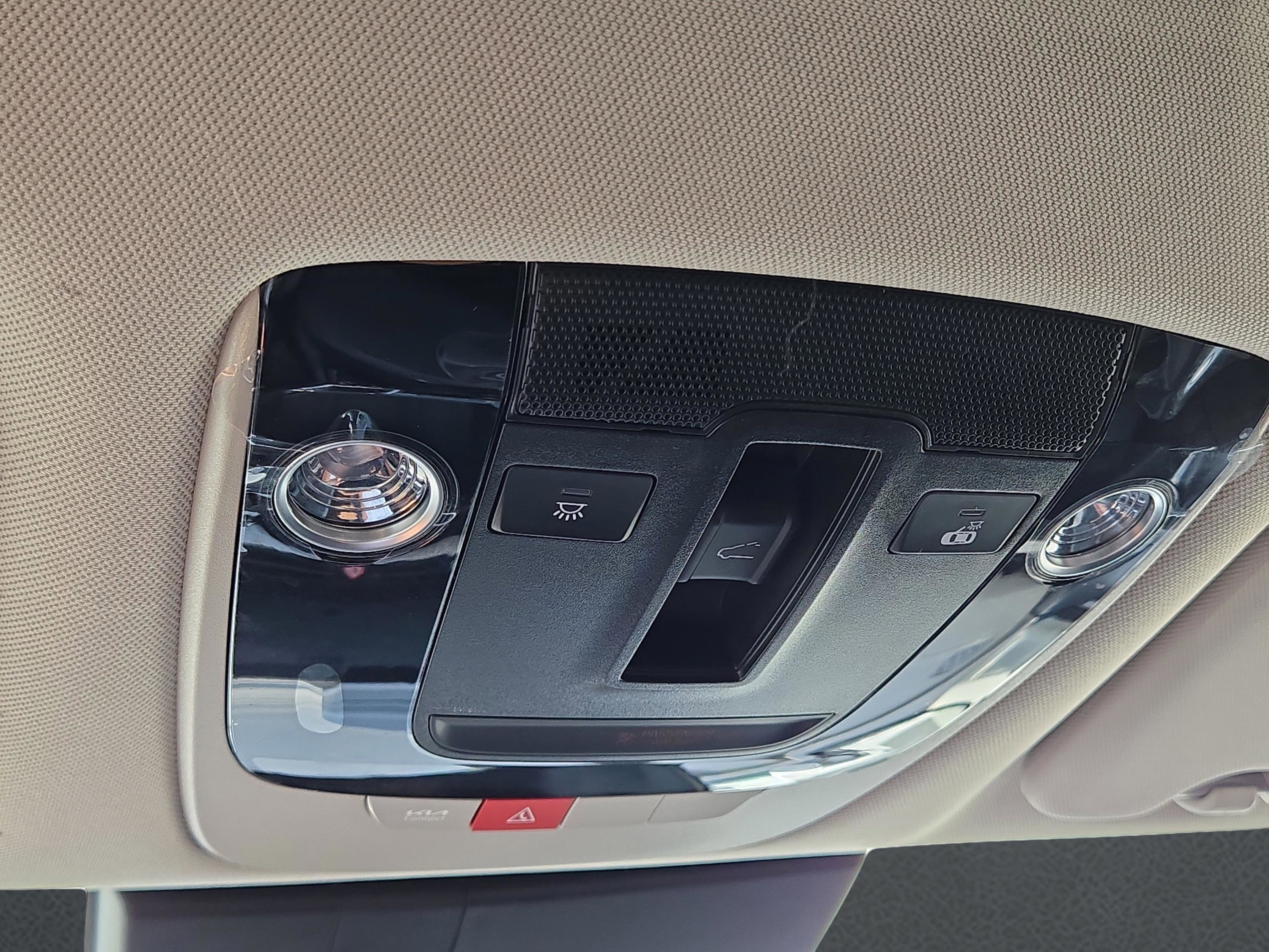 2025 Kia Sportage SX photo 26