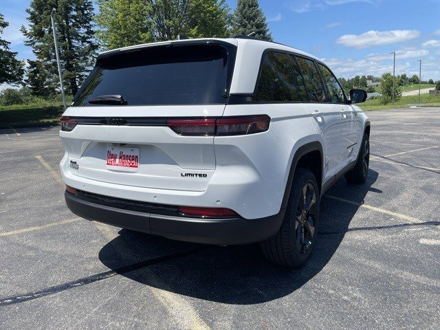 2025 Jeep Grand Cherokee Limited photo 2