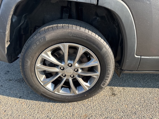 2019 Jeep Cherokee Latitude photo 9