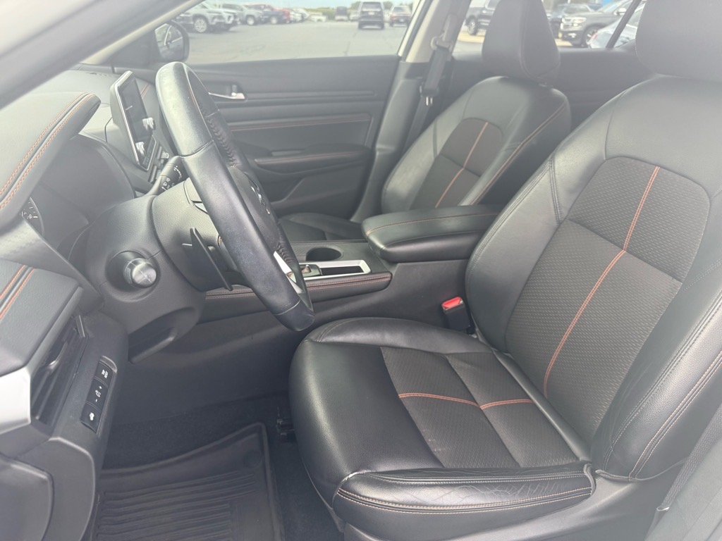 2019 Nissan Altima 2.5 SR photo 16