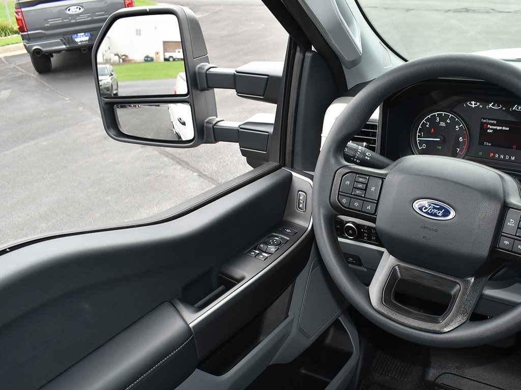 2025 Ford F-350 XLT photo 16
