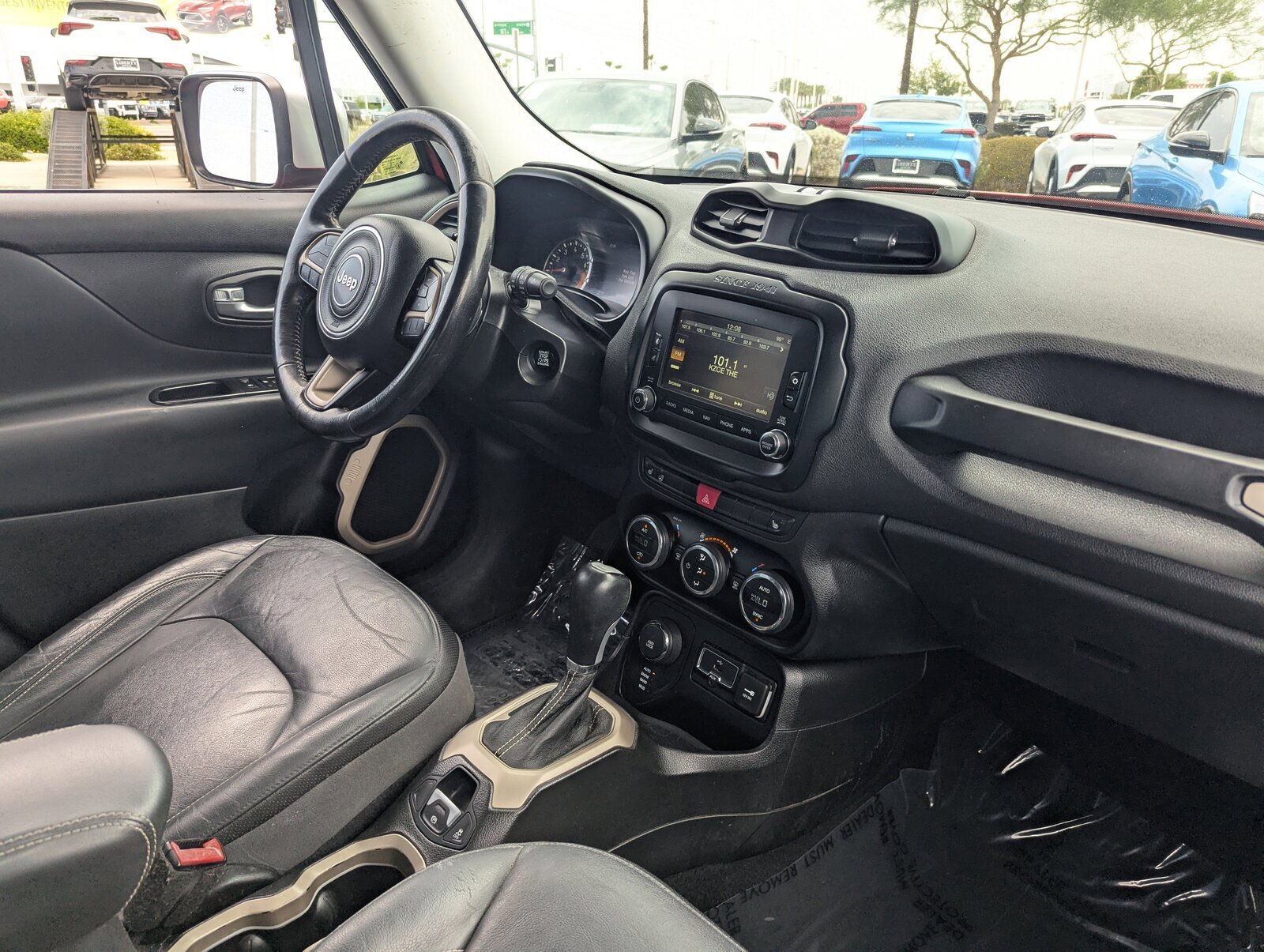 2016 Jeep Renegade Limited photo 11