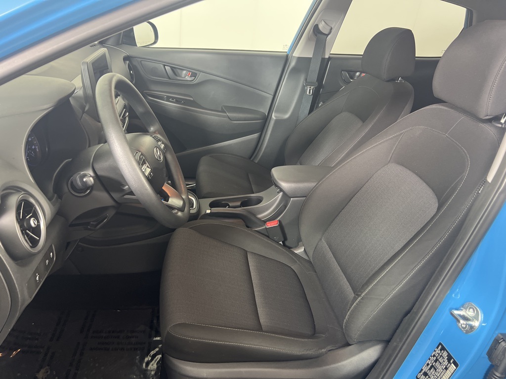 2023 Hyundai Kona SEL photo 2