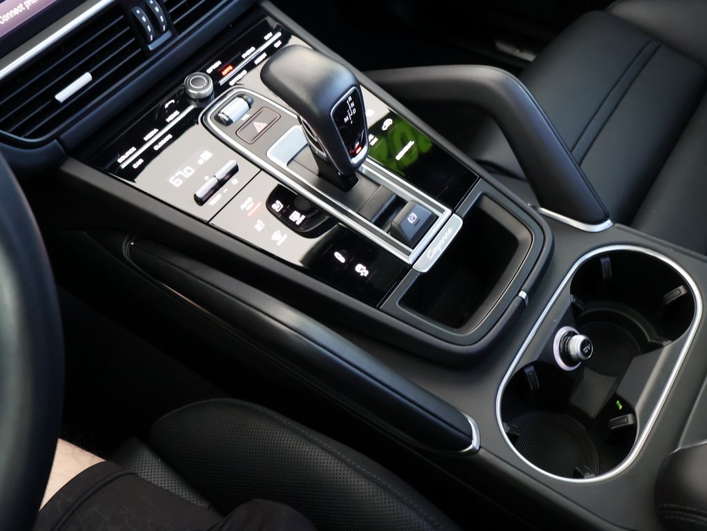 2022 Porsche Cayenne E-Hybrid Coupe Turbo S photo 21