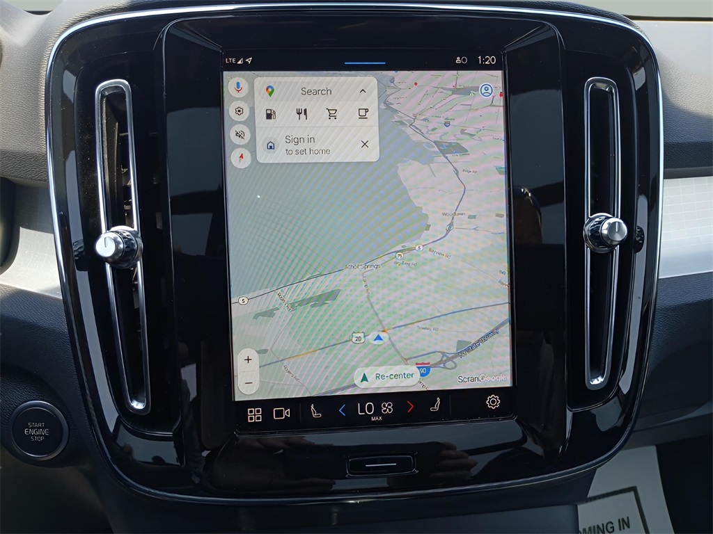 2025 Volvo XC40 Core photo 15