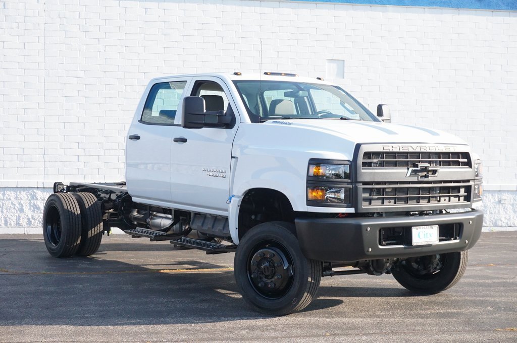 2025 Chevrolet Silverado 4500HD Work Truck photo 2