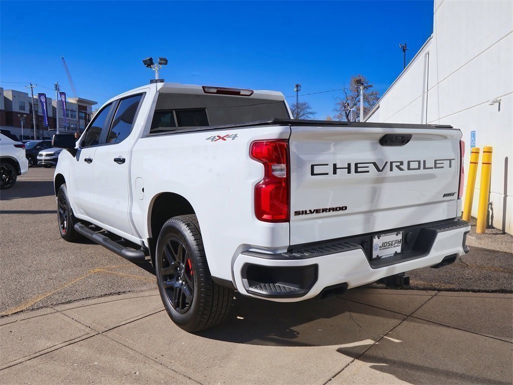 2024 Chevrolet Silverado 1500 RST photo 3