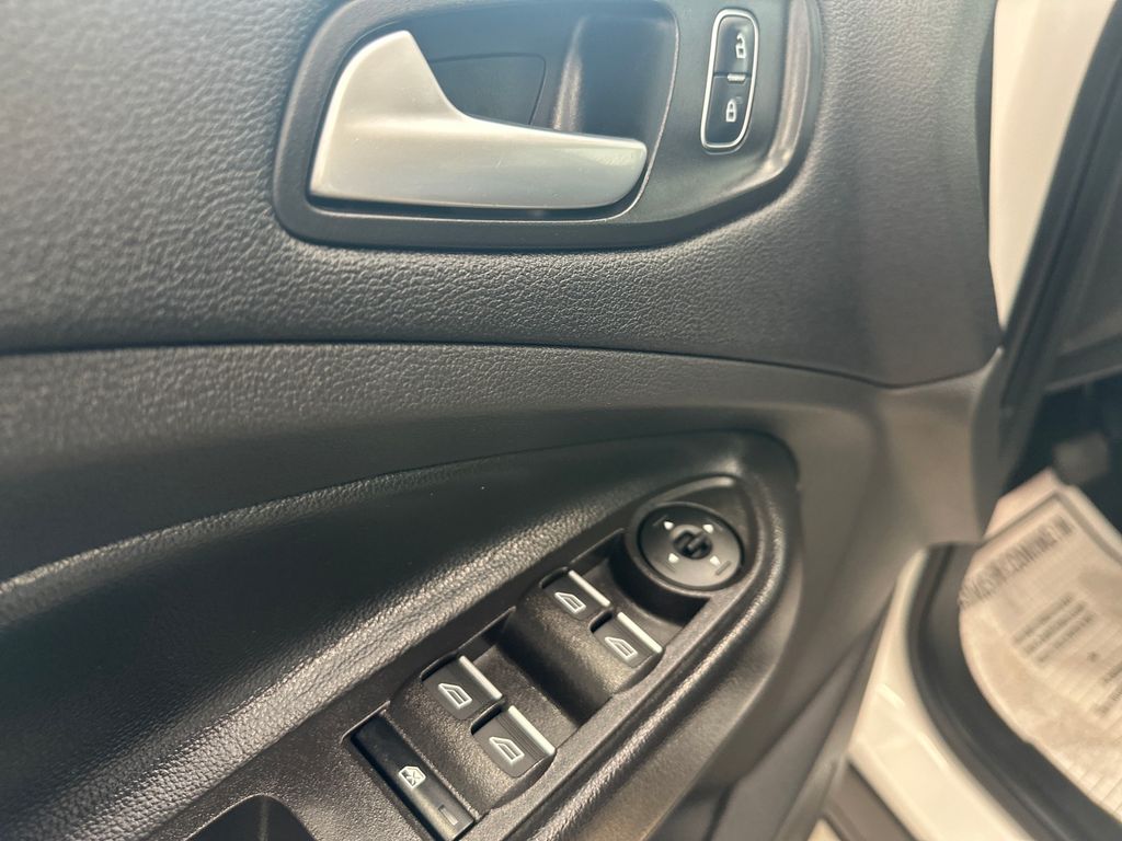 2019 Ford Escape SEL photo 14