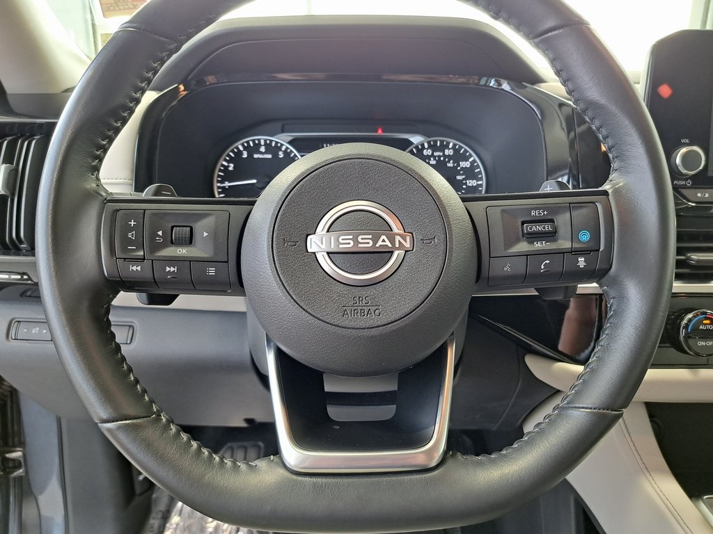 2022 Nissan Pathfinder SV photo 8
