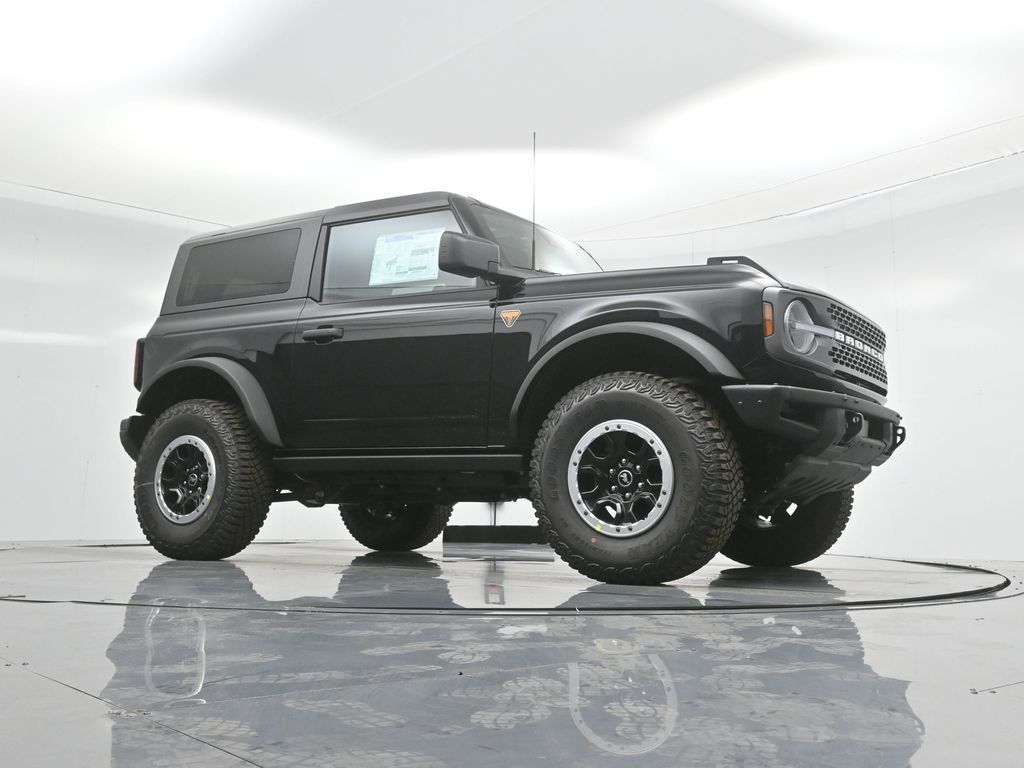 2023 Ford Bronco Badlands photo 2