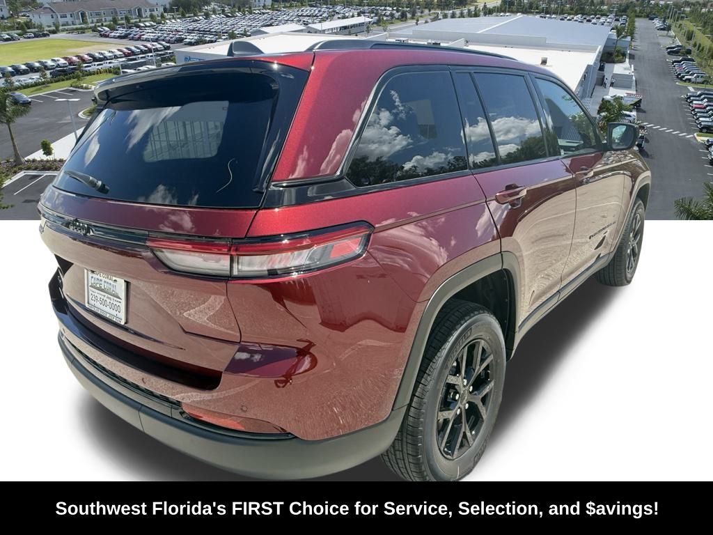 2025 Jeep Grand Cherokee Altitude photo 3