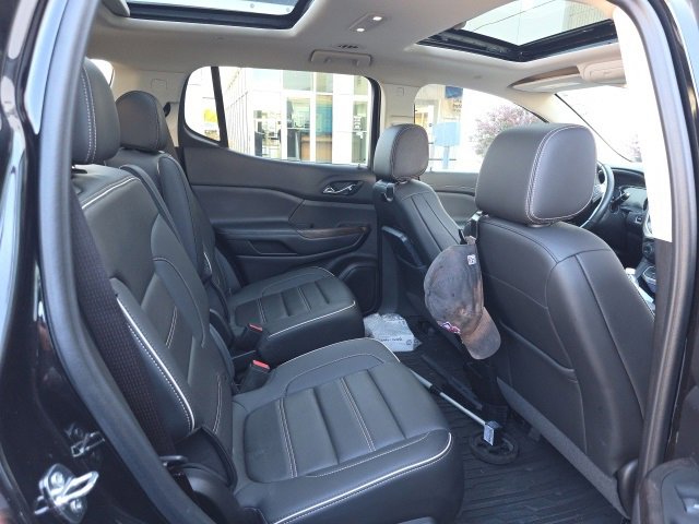 2023 Gmc Acadia Denali photo 3