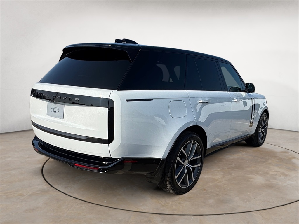 2025 Land Rover Range Rover SE photo 5