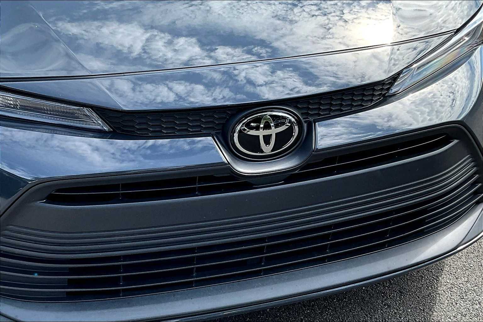 2023 Toyota Corolla LE photo 27