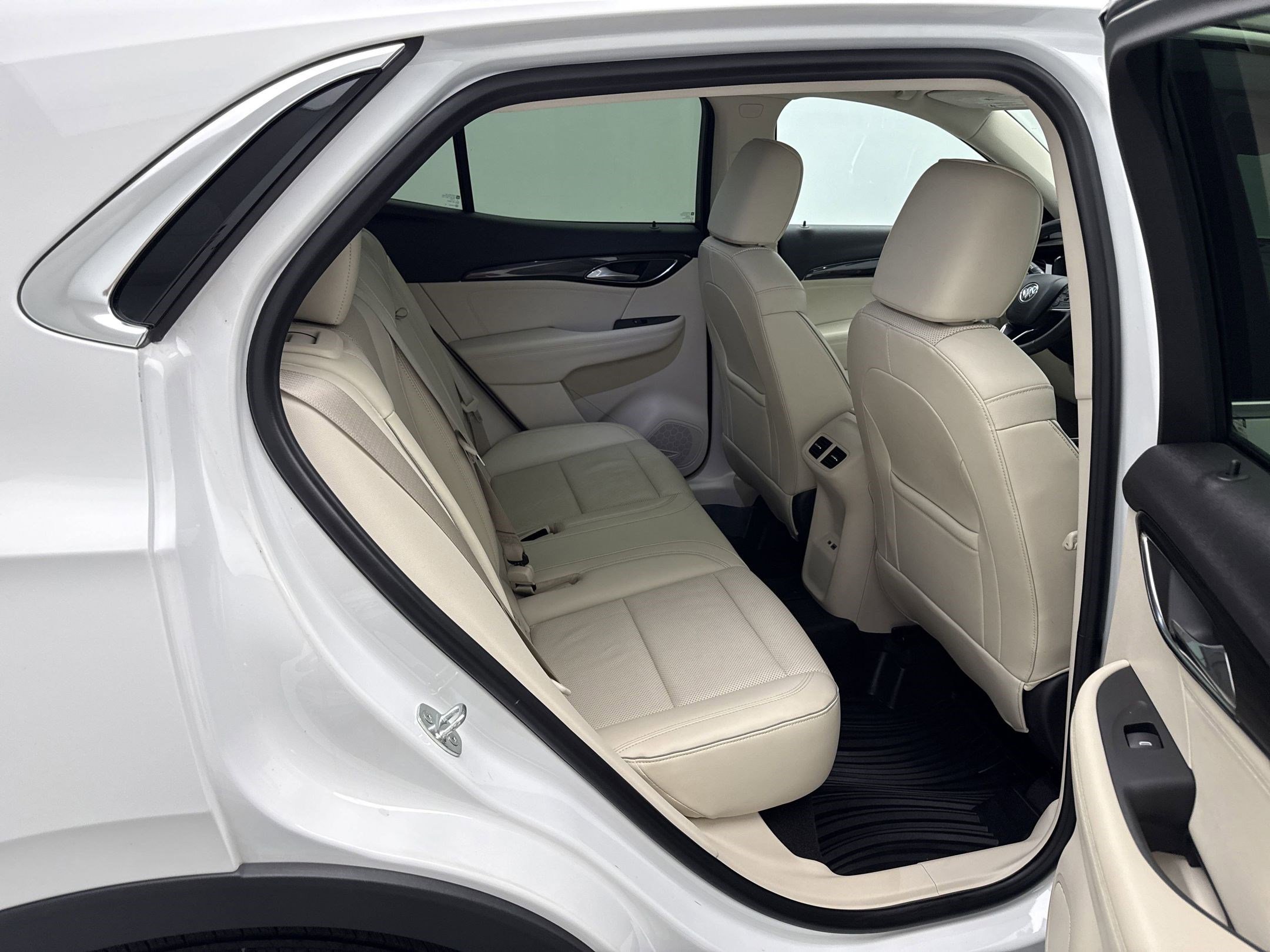 2022 Buick Envision Essence photo 25