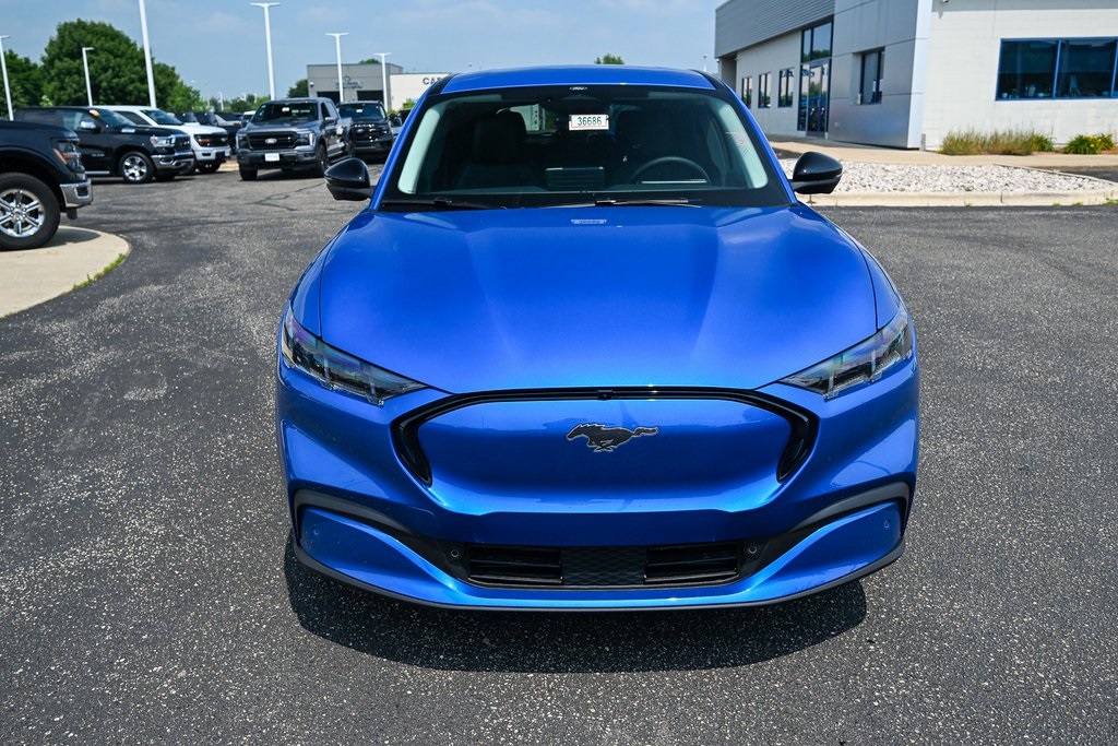 2025 Ford Mustang Mach-E Premium photo 9