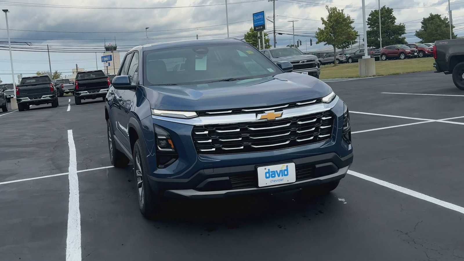 2026 Chevrolet Equinox LT photo 2