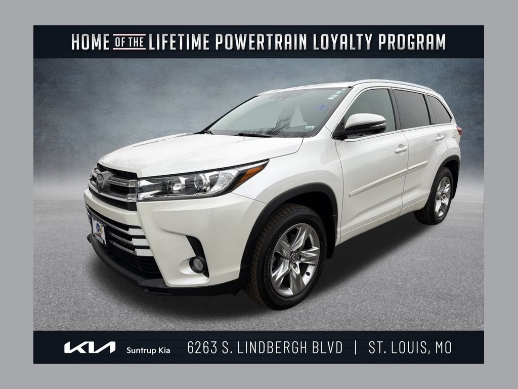 2018 Toyota Highlander Limited's photo