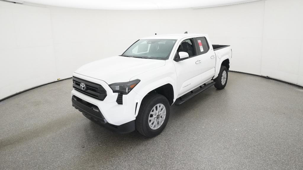 2025 Toyota Tacoma SR5's photo