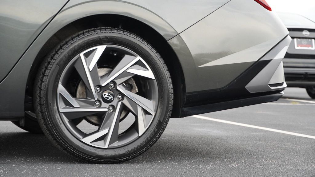 2024 Hyundai Elantra Limited photo 40