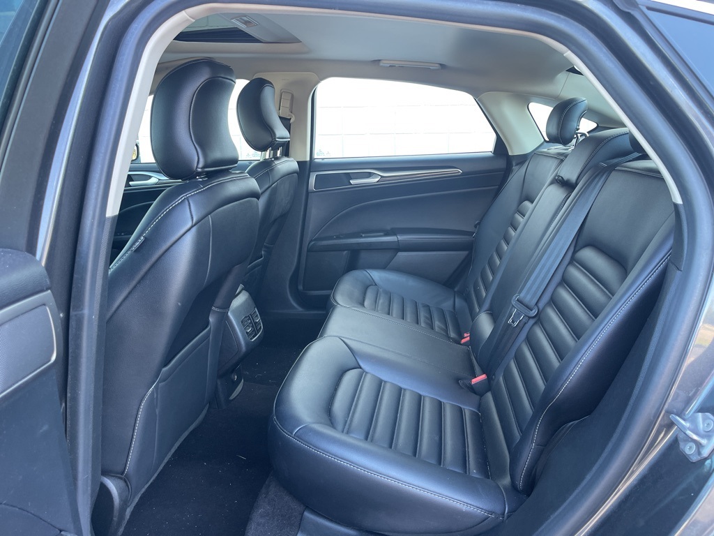 2019 Ford Fusion SEL photo 12