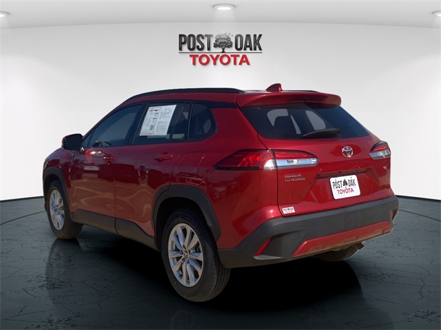 2023 Toyota Corolla Cross LE photo 4