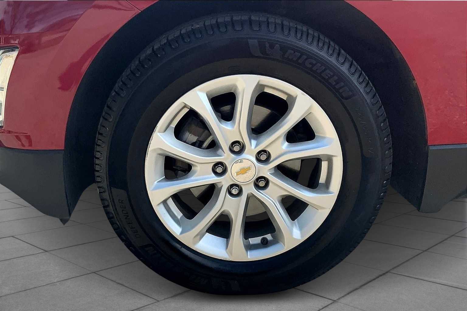 2018 Chevrolet Equinox LT photo 9