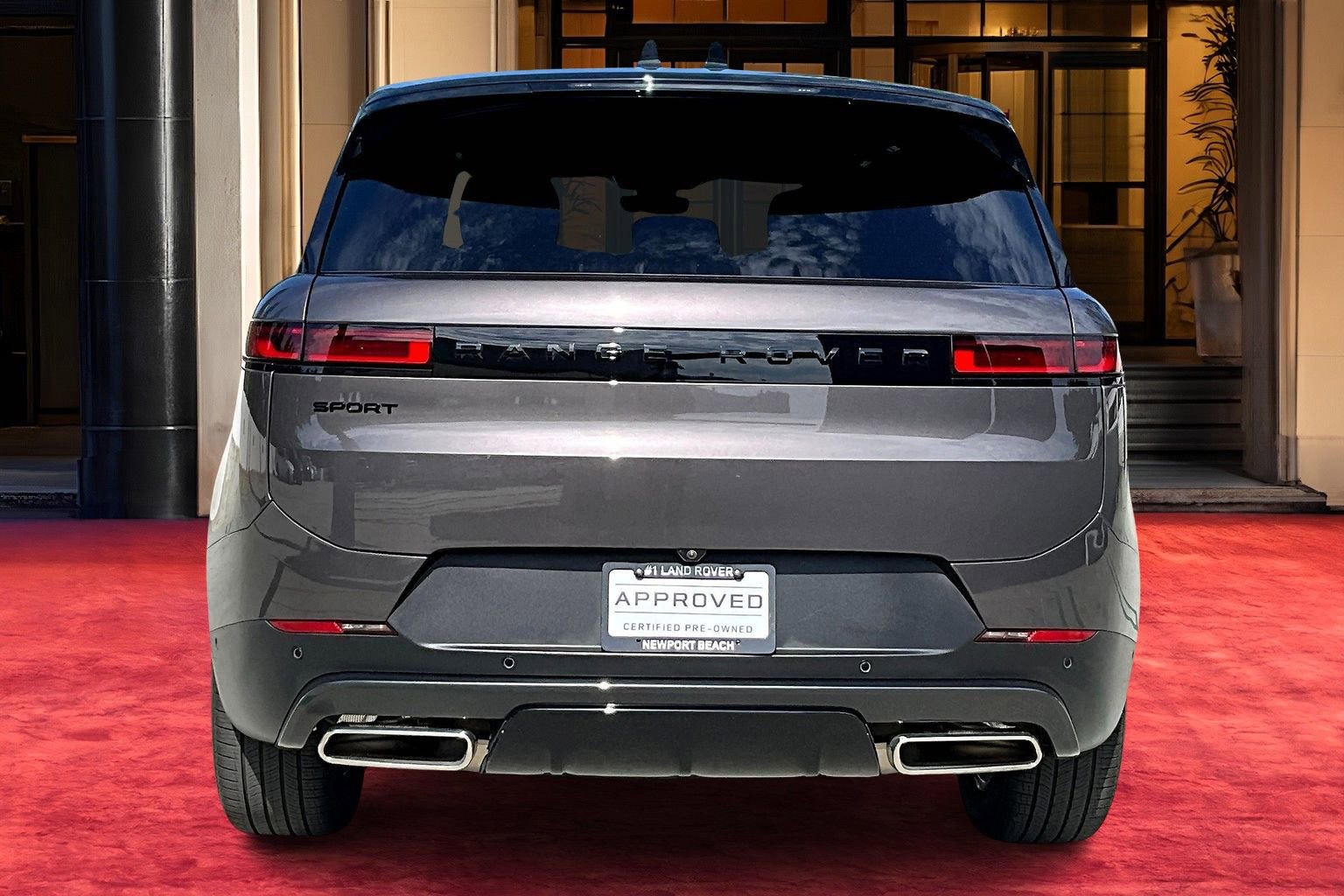 2025 Land Rover Range Rover Sport SE photo 3