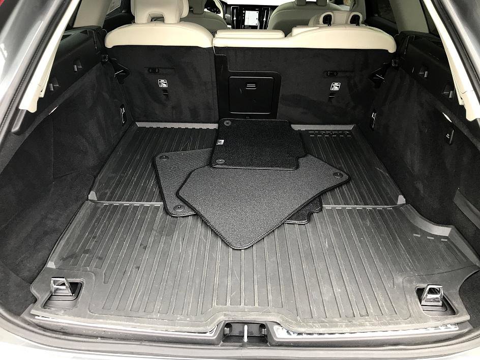 2020 Volvo V90 Cross Country T6 AWD photo 12