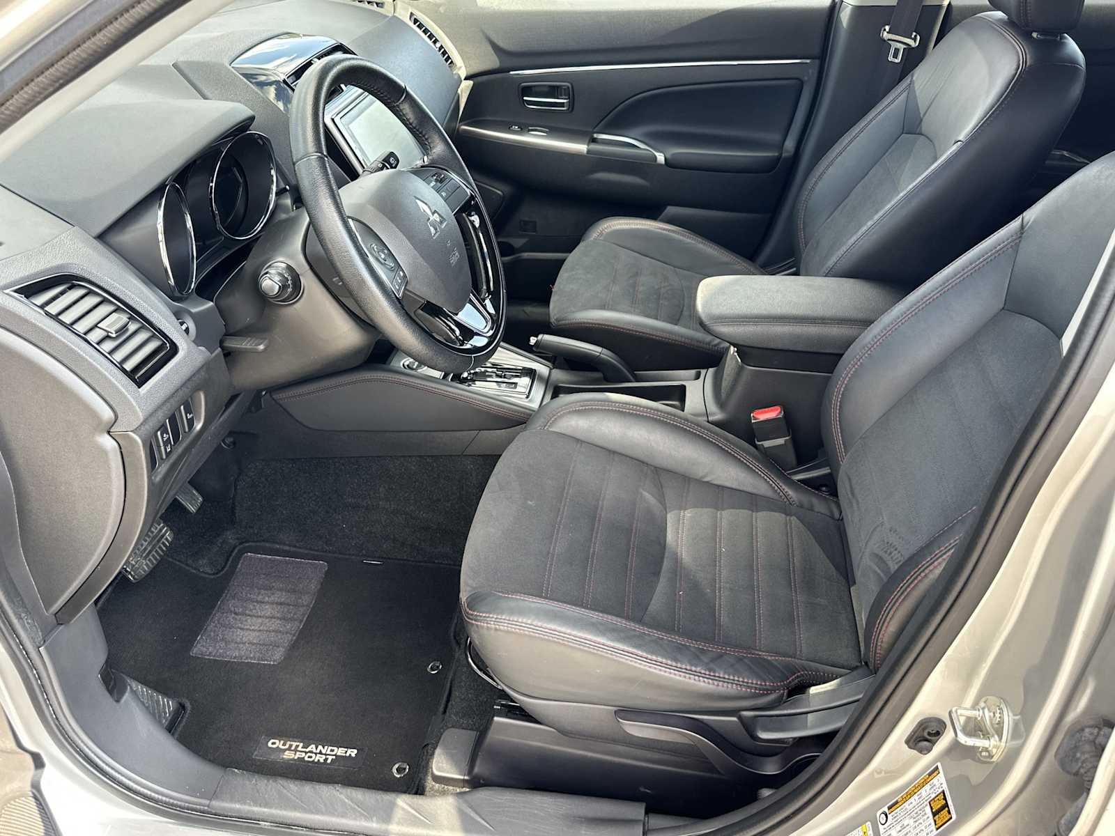 2023 Mitsubishi Outlander Sport SE photo 9